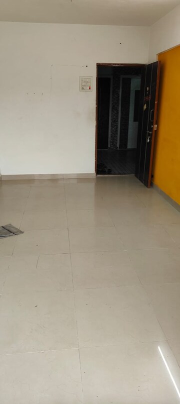 Room in 1 BHK Apartment at Chavandai Tower, Kalwa – for Rent