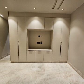 Building Lobby in 3 BHK Builder Floor at New Rajinder Nagar – for Sale