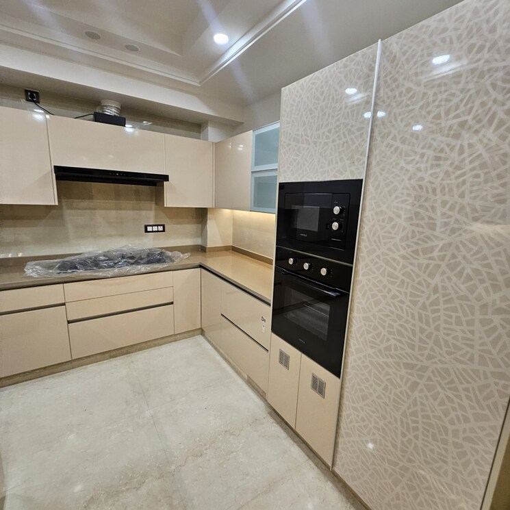 Kitchen, new rajinder nagar 3 Bedroom 200 Sq.Yd. Builder Floor In New Rajinder Nagar Delhi 8211706