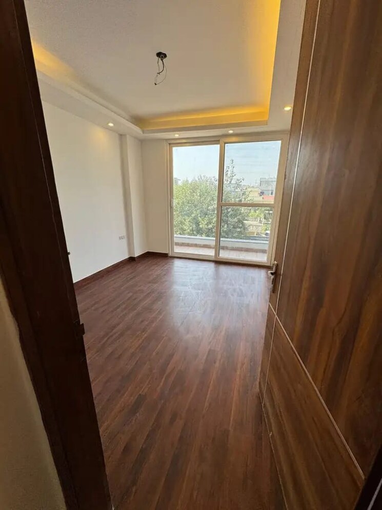 Room, sector 10 dwarka 3 Bedroom 1000 Sq.Ft. Apartment In Sector 10 Dwarka Delhi 8211698
