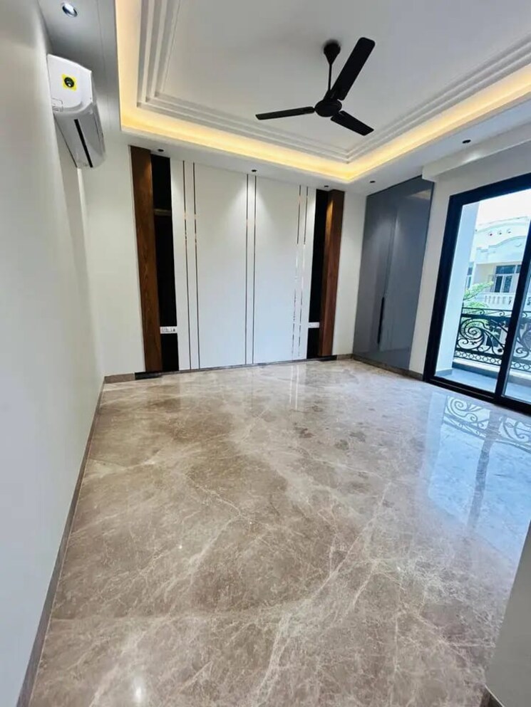 Room, sector 10 dwarka 3 Bedroom 1000 Sq.Ft. Apartment In Sector 10 Dwarka Delhi 8211698