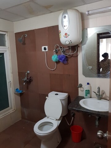 Team Area in 4 BHK Apartment at Mahagun Moderne, Sector 78 – for Sale