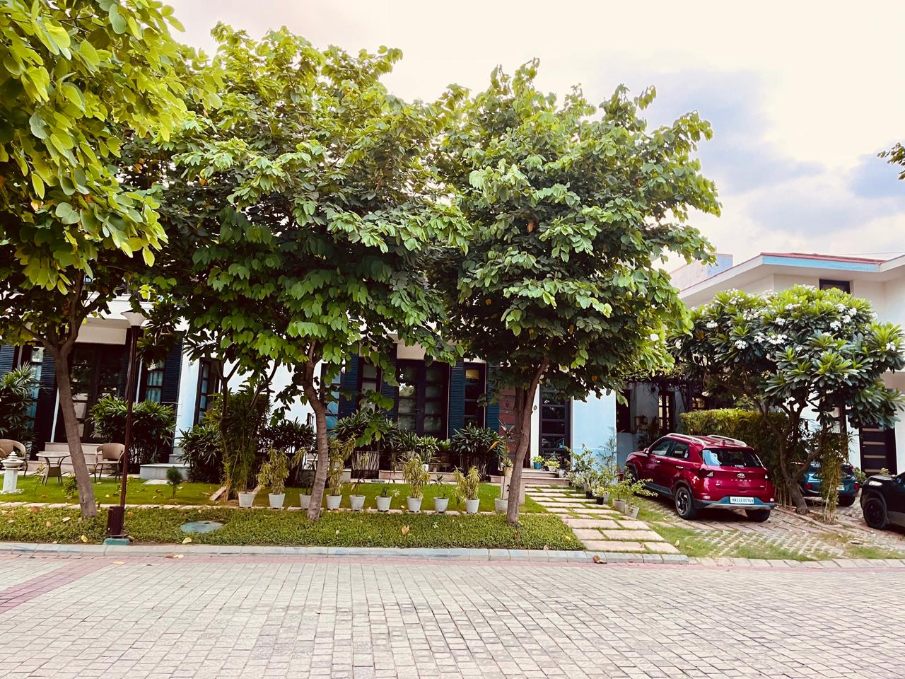 3.5 BHK + Pooja Room,Servant Room,Study Room Villa For Sale in Vipul Tatvam Villas