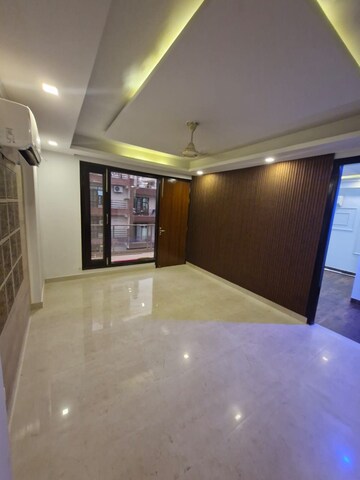 Bedroom in 3 BHK Builder Floor at Unitech Residency Greens, Sector 46 – for Rent