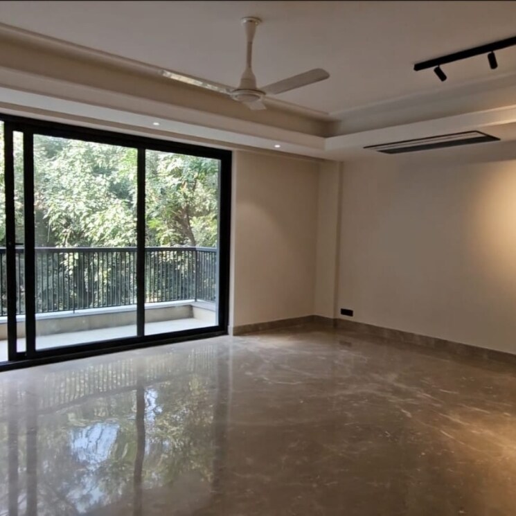 Room, new rajinder nagar 3 Bedroom 200 Sq.Yd. Builder Floor In New Rajinder Nagar Delhi 8211925