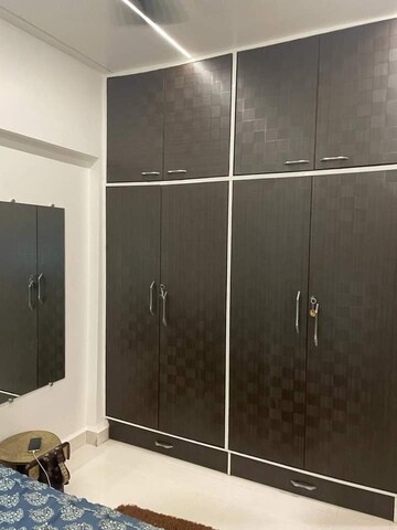 Furnished Amenities in 3 BHK Apartment at The Park Residency Andheri, Andheri West – for Rent