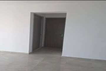 Room in 3 BHK Apartment at Sheth Vasant Blossom, Marol – for Rent
