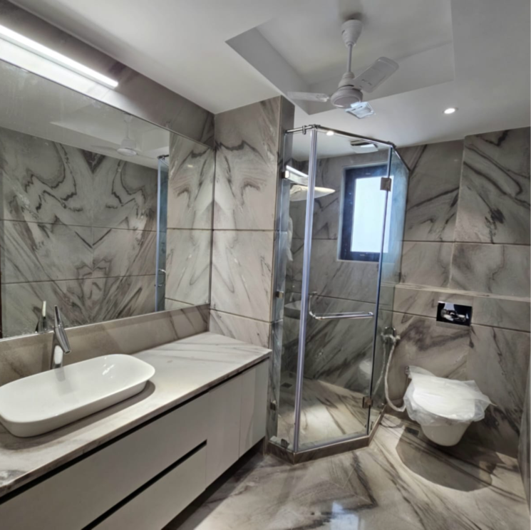 Bathroom, new rajinder nagar 4 Bedroom 660 Sq.Yd. Builder Floor In New Rajinder Nagar Delhi 8211940