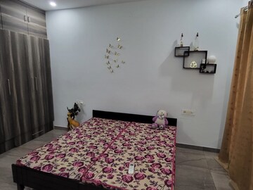 Bedroom in 2 BHK Apartment at Aerocity – for Rent