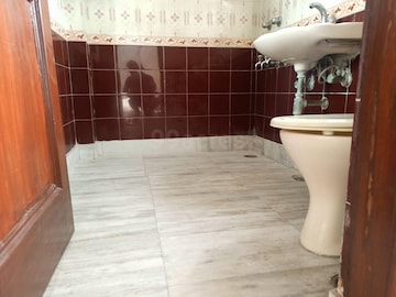 Staircase in 3 BHK Builder Floor at Sector 26 – for Rent