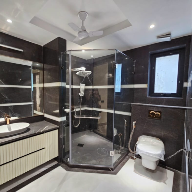 Gym, new rajinder nagar 5 Bedroom 660 Sq.Yd. Builder Floor In New Rajinder Nagar Delhi 8211959