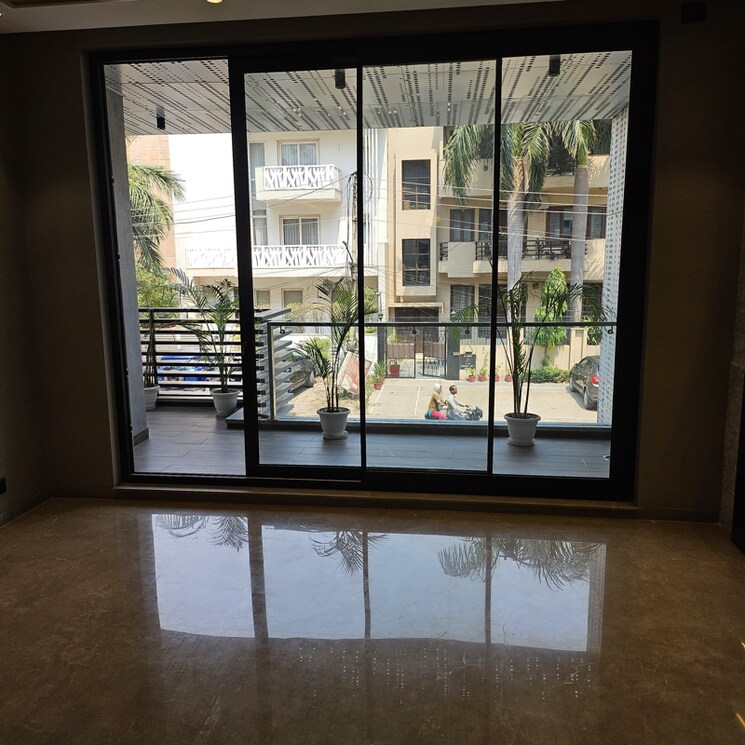 Room, new rajinder nagar 5 Bedroom 660 Sq.Yd. Builder Floor In New Rajinder Nagar Delhi 8211959