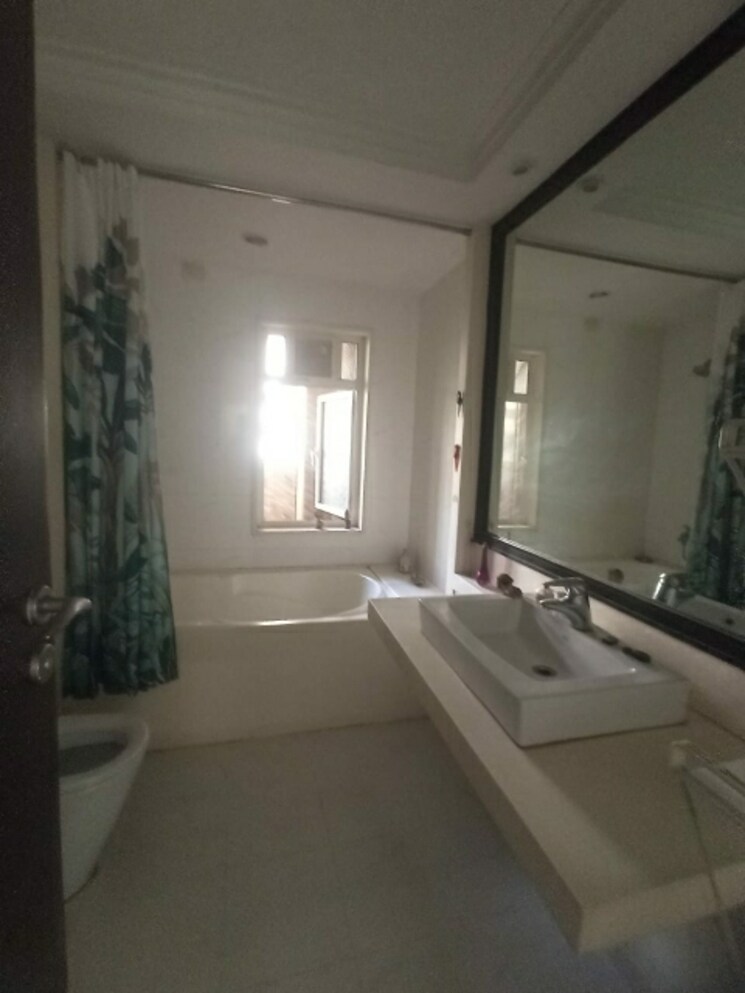 Bathroom, hiranandani-gardens-glen-ridge 4 Bedroom 2200 Sq.Ft. Apartment In Powai Mumbai 8211974