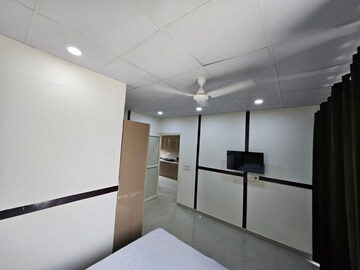 Room in 2 BHK Builder Floor at Sector 27 – for Rent
