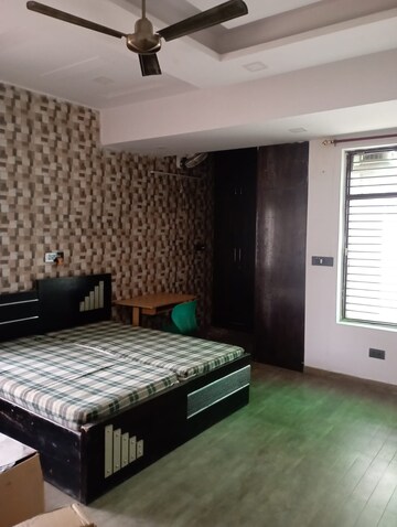 Bedroom in 3 BHK Builder Floor at Sector 31 – for Rent