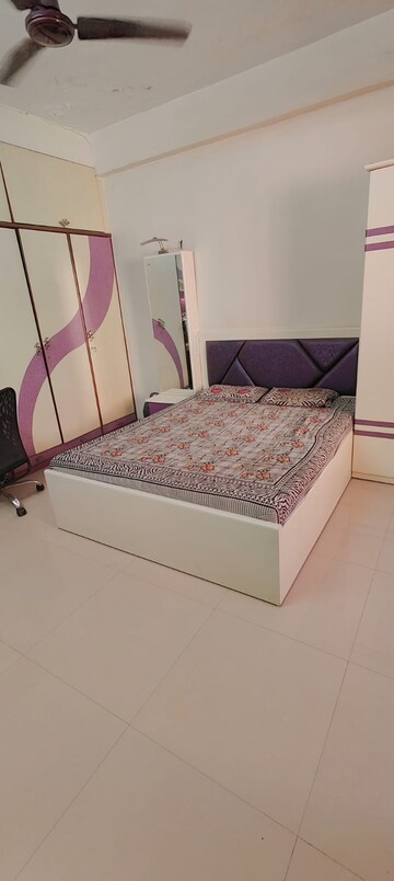 Bedroom in 3 BHK Apartment at Vile Parle East – for Rent