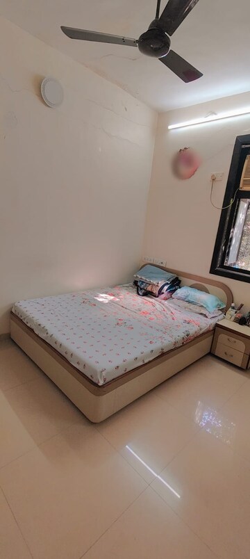 Bedroom in 3 BHK Apartment at Vile Parle East – for Rent