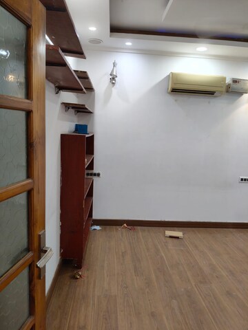 Furnished Amenities in 3 BHK Apartment at Sector 18, Dwarka – for Rent