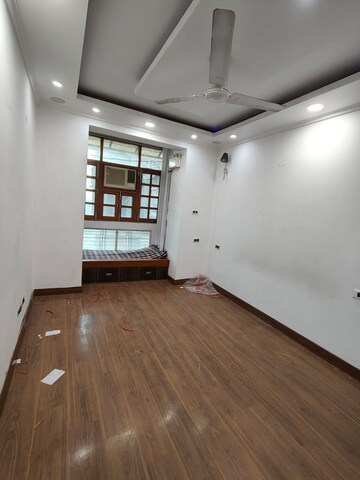 Room in 3 BHK Apartment at Sector 18, Dwarka – for Rent