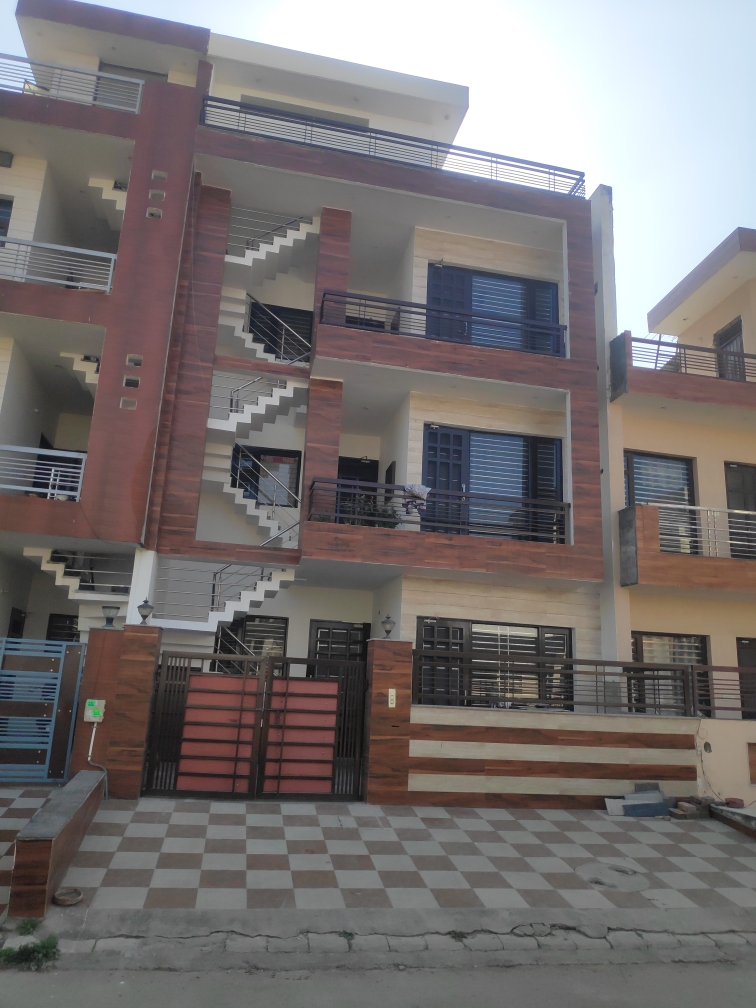 6 BHK Independent House For Sale in Aerocity