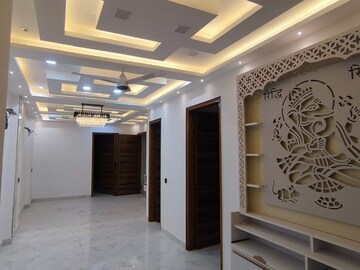 Building Lobby in 3 BHK Builder Floor at Puri Kohinoor, Sector 89 – for Rent