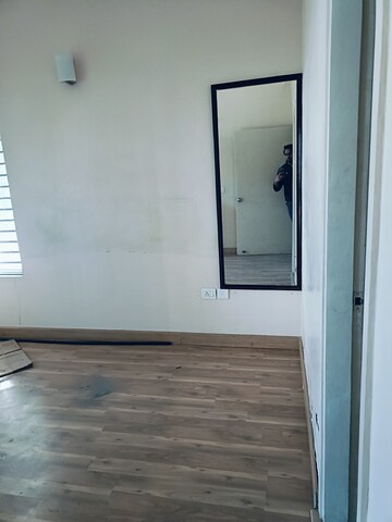 Room in 3 BHK Apartment at Makhmalabad – for Sale