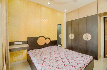 Bedroom in 2 BHK Apartment at K Raheja Heights, Malad East – for Rent
