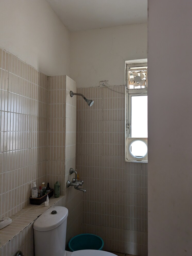 Bathroom, jaypee-wish-town-klassic 3.5 Bedroom 1522 Sq.Ft. Apartment In Sector 134 Noida 8212363