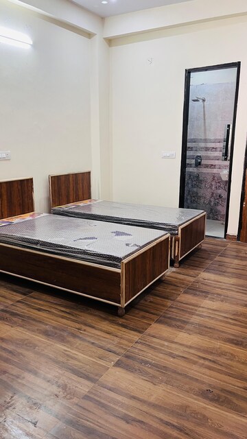 Bedroom in 3 BHK Apartment at Dilshad Garden – for Rent