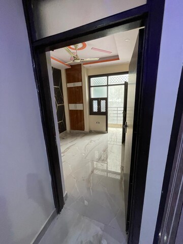 Room in 3.5 BHK Builder Floor at Dwarka Mor – for Rent
