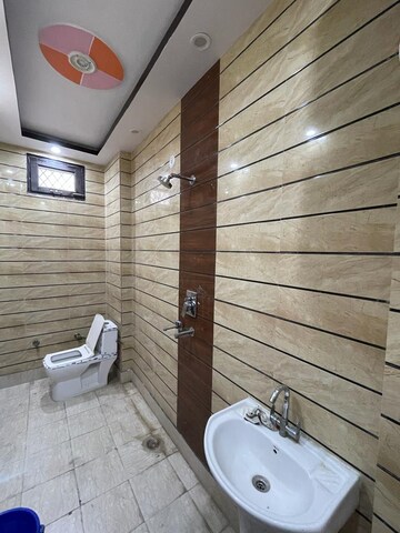 Bathroom in 3.5 BHK Builder Floor at Dwarka Mor – for Rent
