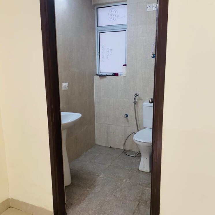 Bathroom, aditya-urban-homes 1 Bedroom 585 Sq.Ft. Apartment In Shahpur Bamheta Ghaziabad 8212456