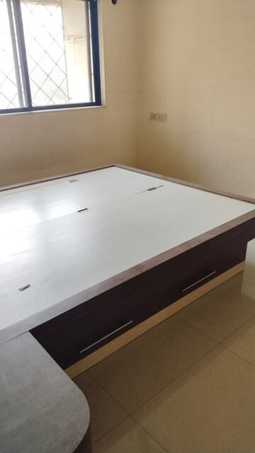 Room in 1 BHK Apartment at Kopar Khairane – for Rent