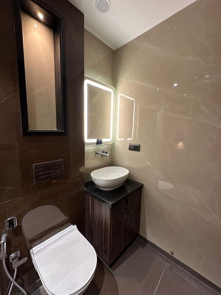 Bathroom, paschim vihar 3 Bedroom 1800 Sq.Ft. Builder Floor In Paschim Vihar Delhi 8212549
