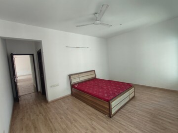 Room in 3 BHK Apartment at Sobha Garnet, Kondhwa – for Rent