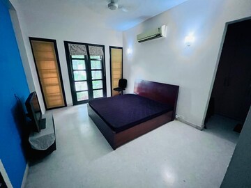 Master Bedroom in 4 BHK Villa at Vipul Tatvam Villas, Sector 48 – for Sale