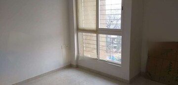 Room in 1 BHK Apartment at Lodha Amara, Kolshet Road – for Rent