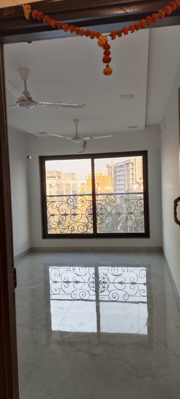 Bedroom in 2 BHK Apartment at JPV Pratap Elegance, Vile Parle West – for Rent