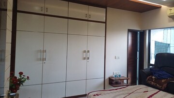 Room in 3.5 BHK Apartment at Thane West – for Sale