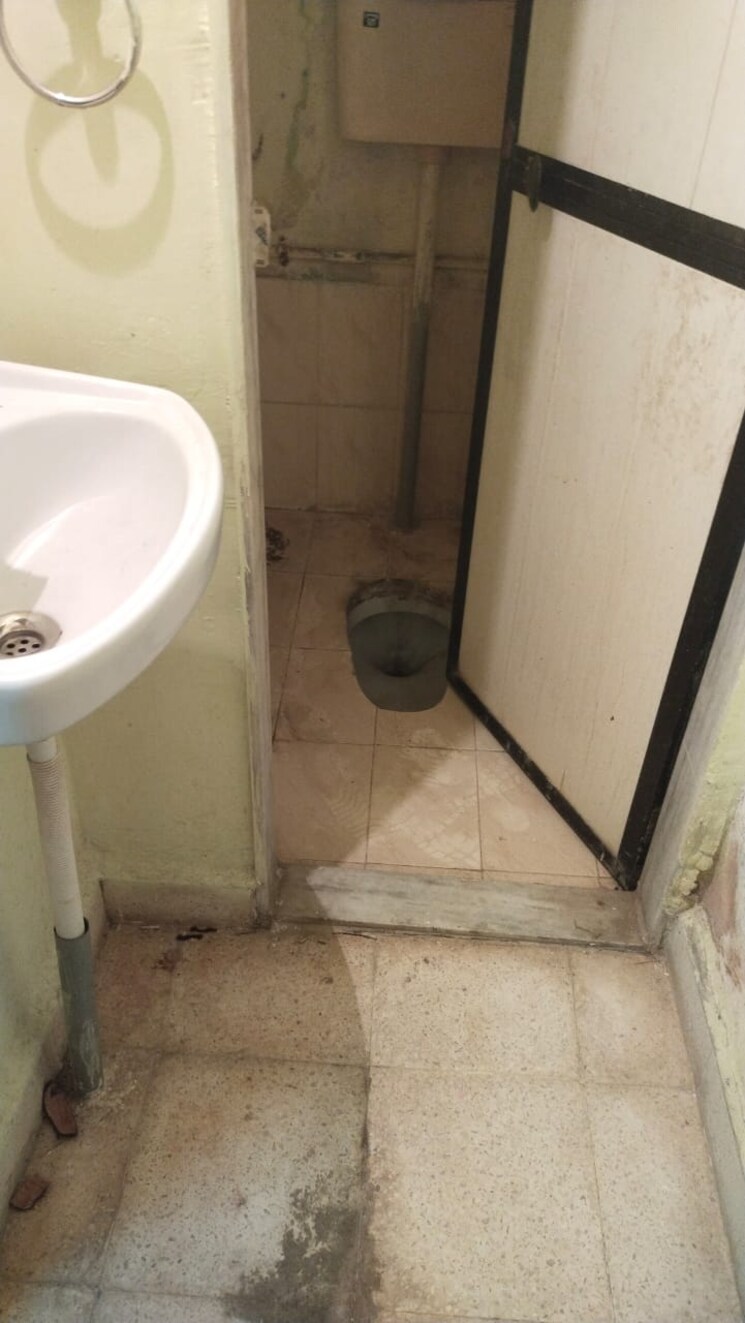 Bathroom, sharad-chs-kurla 1 Bedroom 285 Sq.Ft. Apartment In Kurla Mumbai 8212786