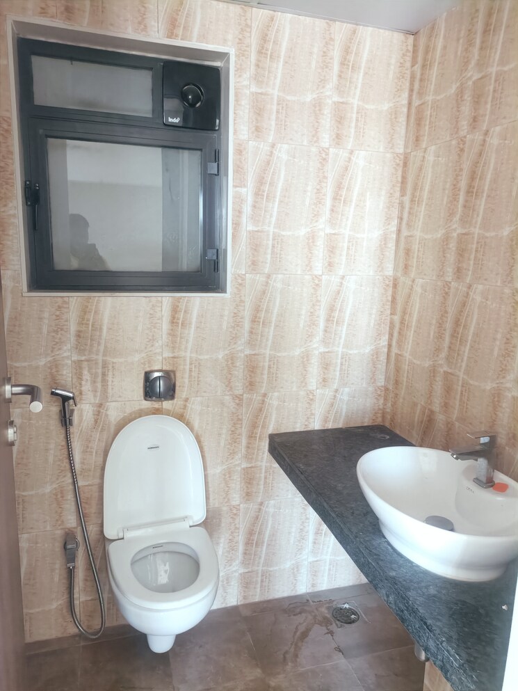 Bathroom, lodha-crown-quality-homes 1 Bedroom 317 Sq.Ft. Apartment In Majiwada Thane 8212815
