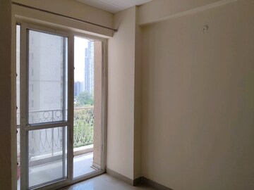 Room in 3 BHK Apartment at Ardee City Palm Grove Heights, Sector 52 – for Rent