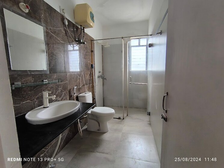 Bathroom, bengal-peerless-avidipta 3.5 Bedroom 1896 Sq.Ft. Apartment In Em Bypass Kolkata 8212822