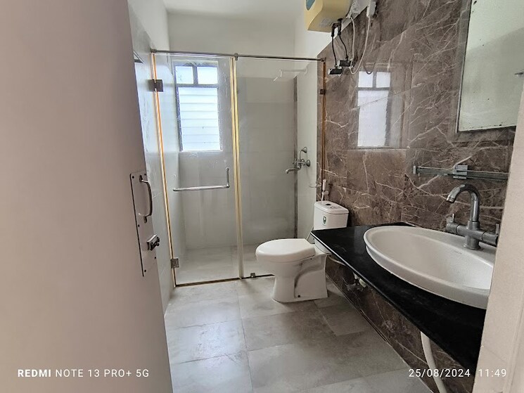 Bathroom, bengal-peerless-avidipta 3.5 Bedroom 1896 Sq.Ft. Apartment In Em Bypass Kolkata 8212822