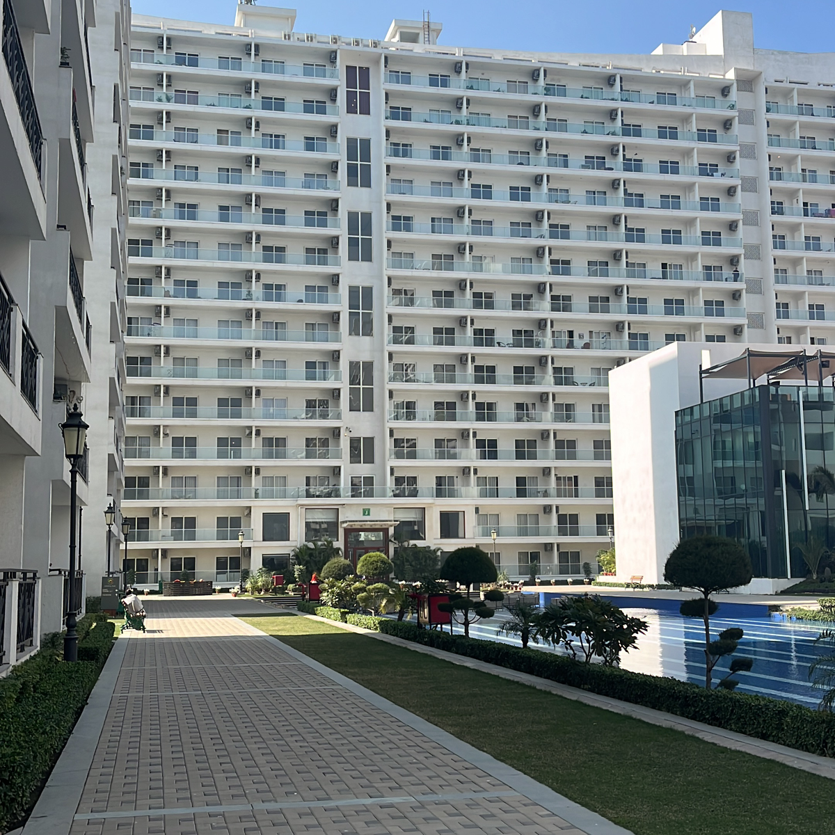 4 BHK 2570 Sq.Ft. Apartment in Central Park Flower Valley Aqua Front Towers