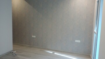 Room in 4 BHK Apartment at Avantika Extension – for Rent