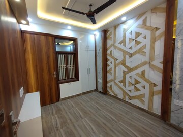Room in 2 BHK Builder Floor at Dwarka Mor – for Rent