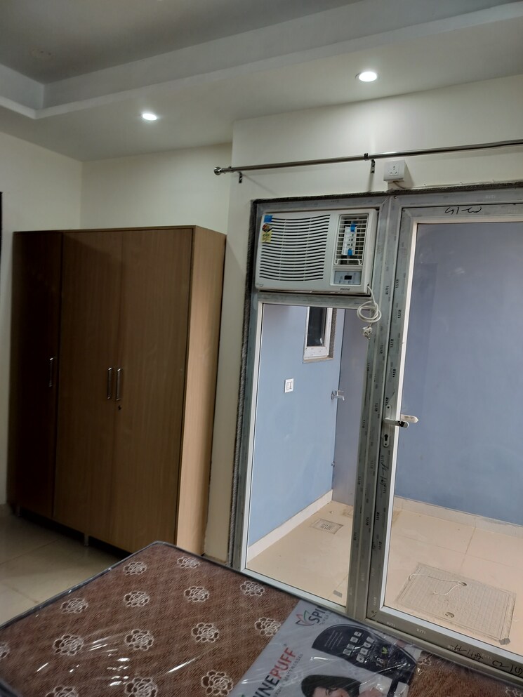 Room, sector 95 3 Bedroom 1500 Sq.Ft. Builder Floor In Sector 95 Gurgaon 8212854