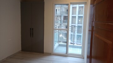 Room in 3 BHK Apartment at Siddharth Vihar – for Rent