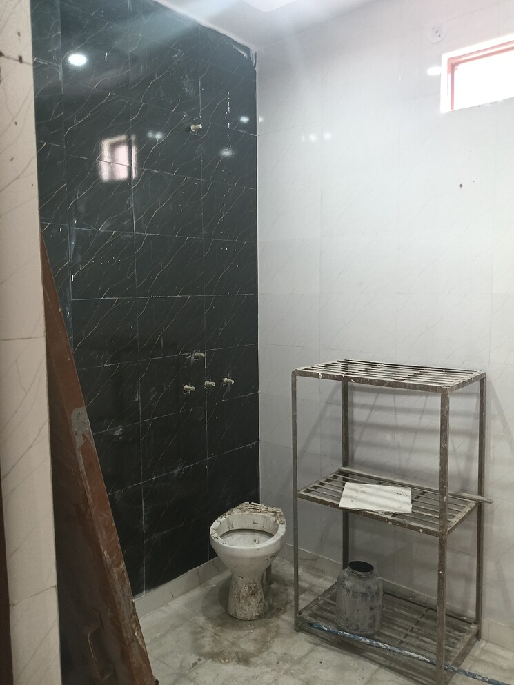 Bathroom, shalimar-apartments-shalimar-garden 3 Bedroom 1800 Sq.Ft. Builder Floor In Shalimar Garden Ghaziabad 8212898